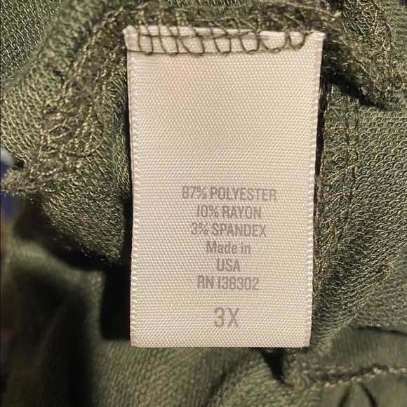 Plus Size Top - Picture 4 of 4